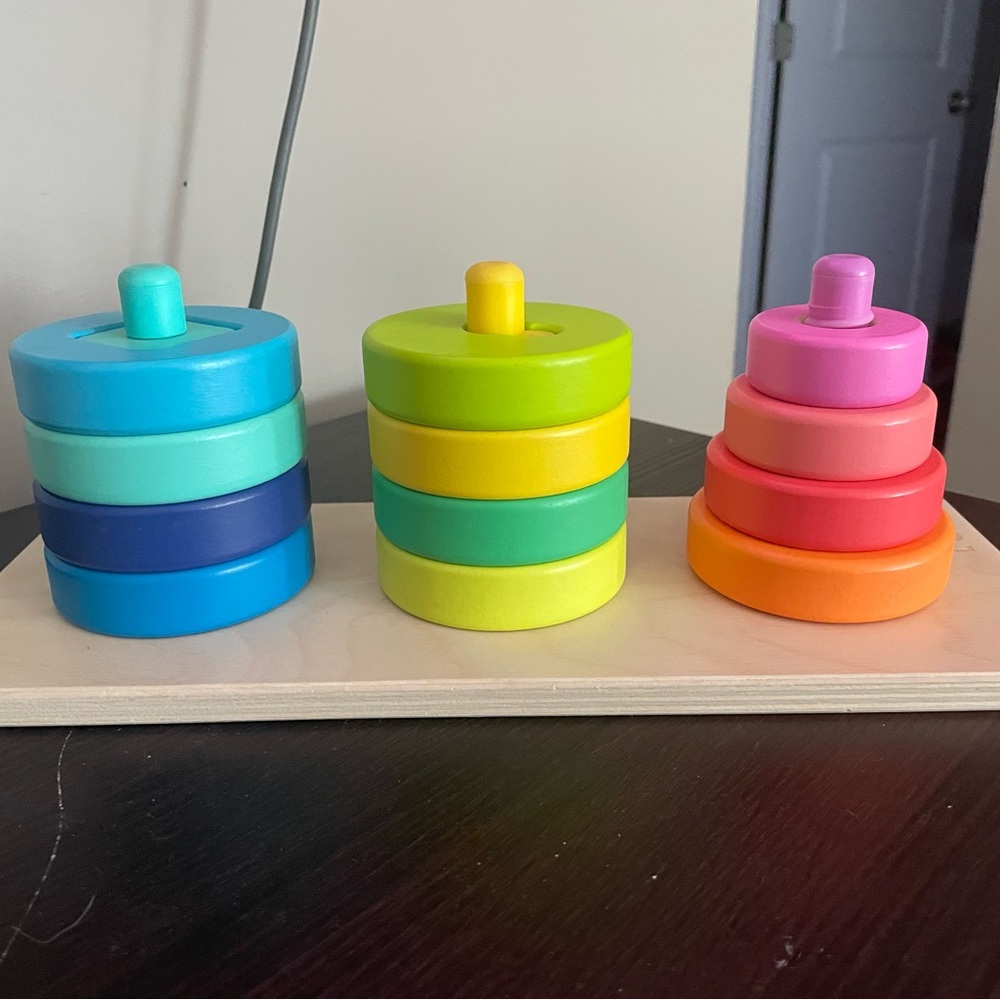Lovevery twist and pivot pattern puzzle